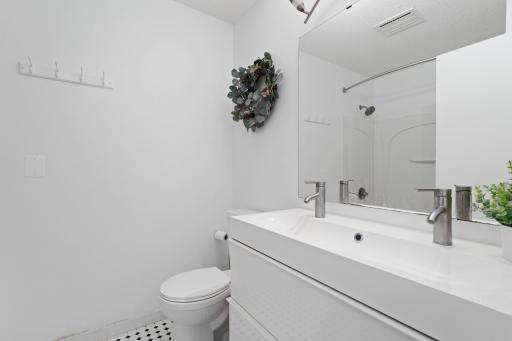 2764 Southlawn Drive, Maplewood, MN 55109