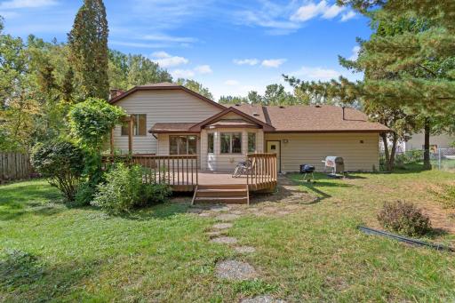 2764 Southlawn Drive, Maplewood, MN 55109