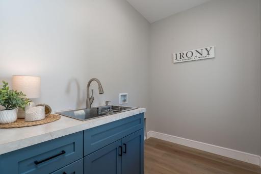 1720 High Tail Lane, Mankato, MN 56001