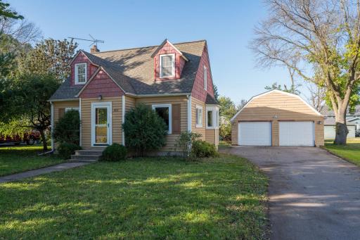 422 4th Street, Nicollet, MN 56074