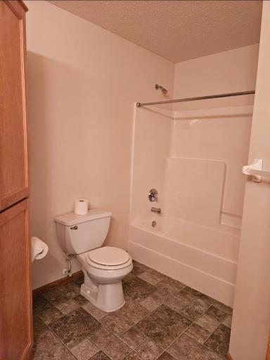 8330 Parkview Avenue NE, Elk River, MN 55330
