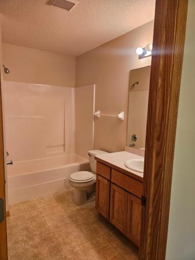 8330 Parkview Avenue NE, Elk River, MN 55330