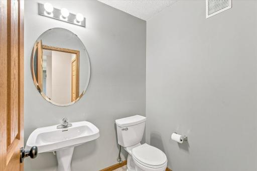 2442 Autumn Ridge Court, Chanhassen, MN 55317