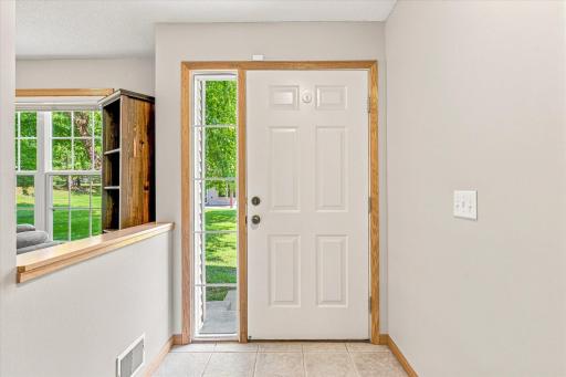 2442 Autumn Ridge Court, Chanhassen, MN 55317