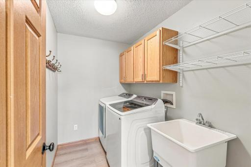 2442 Autumn Ridge Court, Chanhassen, MN 55317