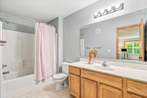 2442 Autumn Ridge Court, Chanhassen, MN 55317