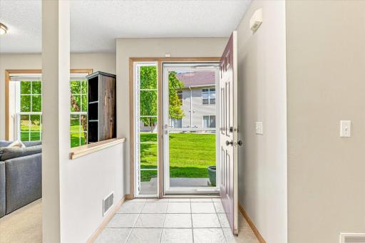 2442 Autumn Ridge Court, Chanhassen, MN 55317