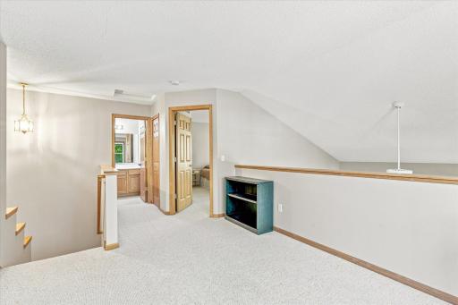 2442 Autumn Ridge Court, Chanhassen, MN 55317