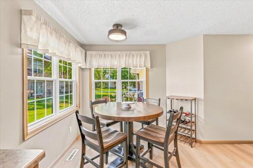 2442 Autumn Ridge Court, Chanhassen, MN 55317