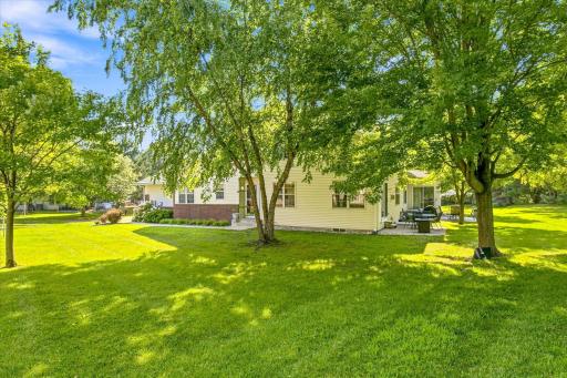 2442 Autumn Ridge Court, Chanhassen, MN 55317