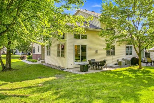 2442 Autumn Ridge Court, Chanhassen, MN 55317