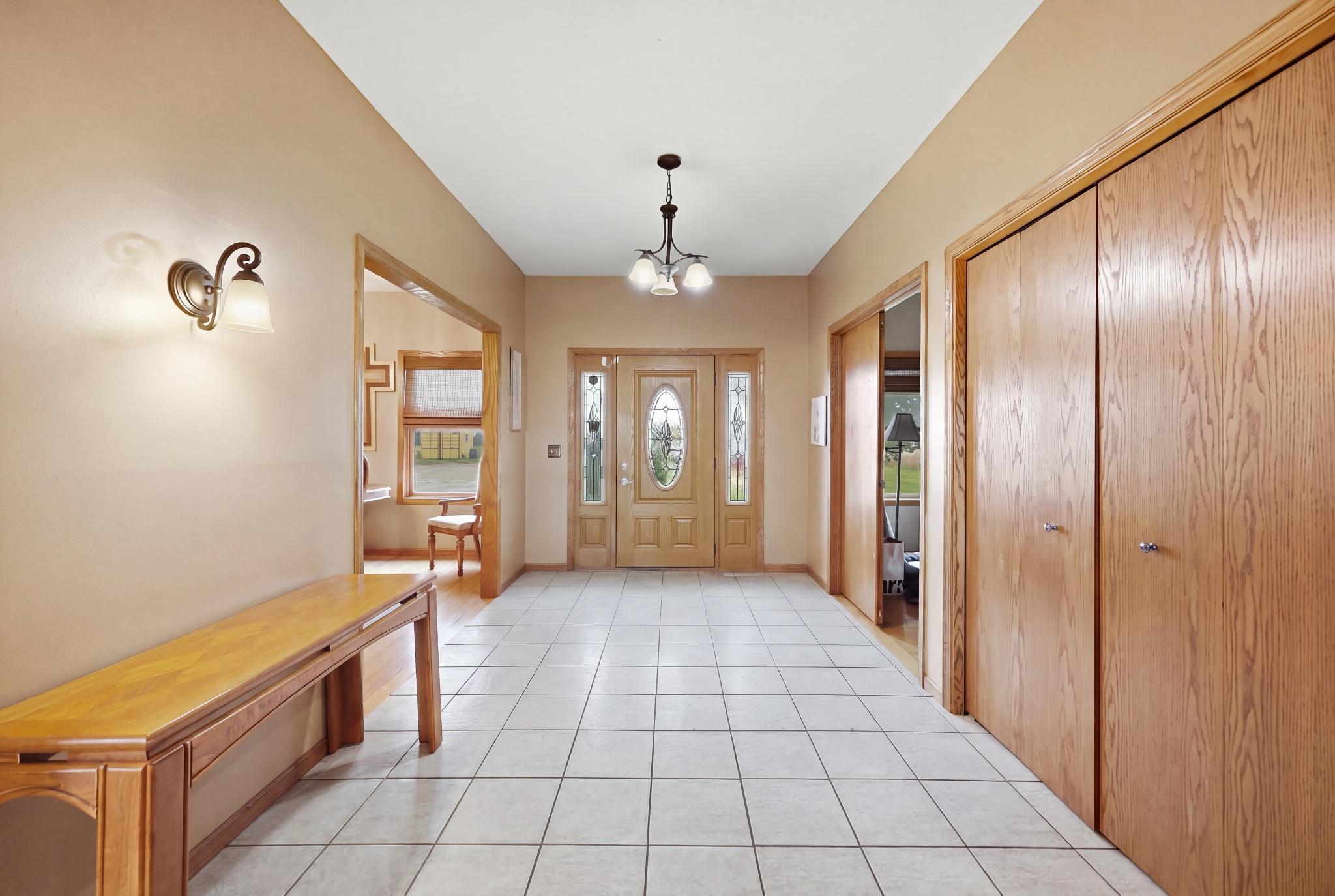 8925_280th_Street_West_Northfield_MN_USA_004.jpg