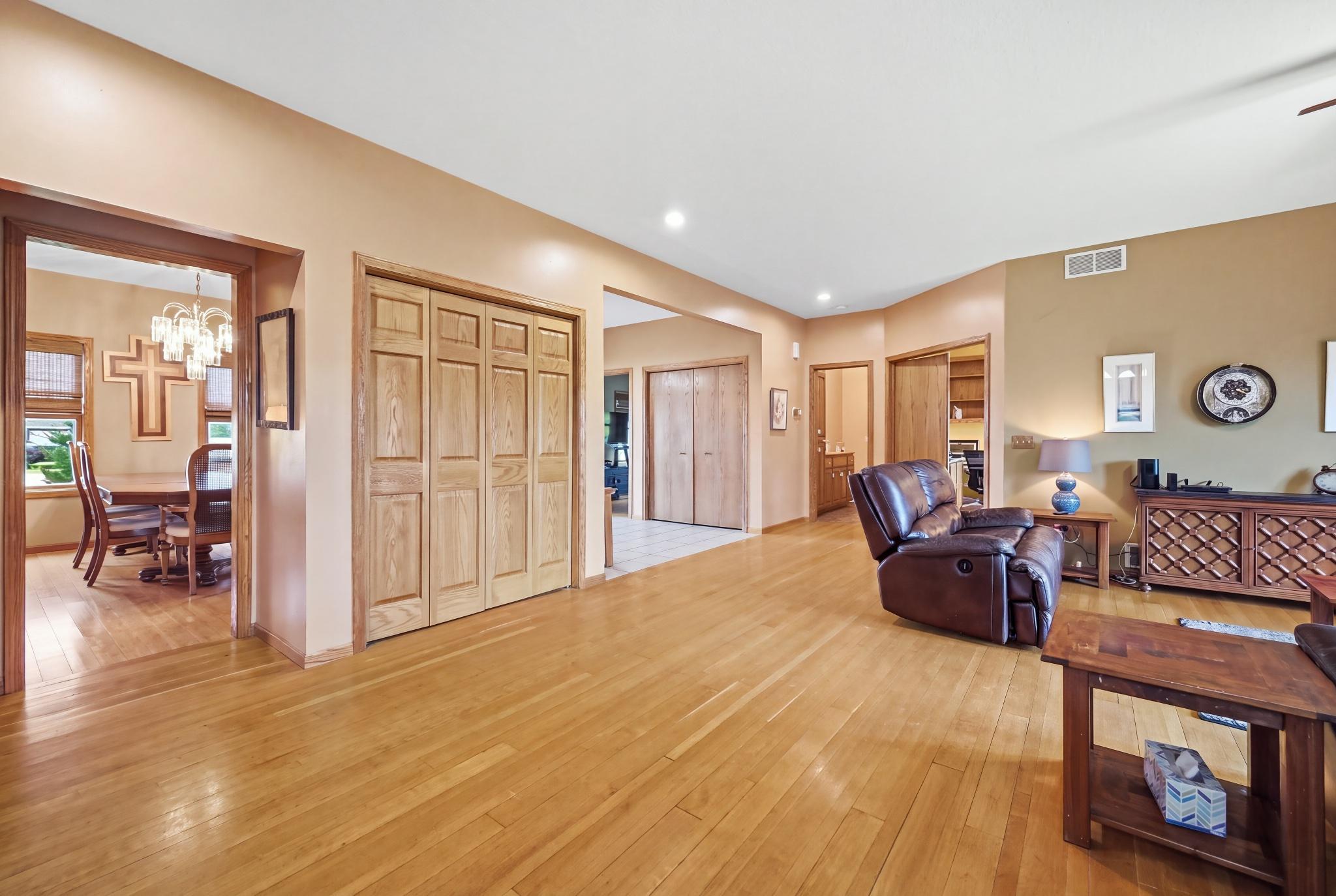8925_280th_Street_West_Northfield_MN_USA_014.jpg