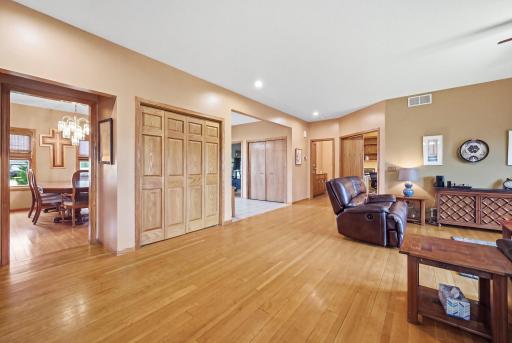 8925_280th_Street_West_Northfield_MN_USA_014.jpg