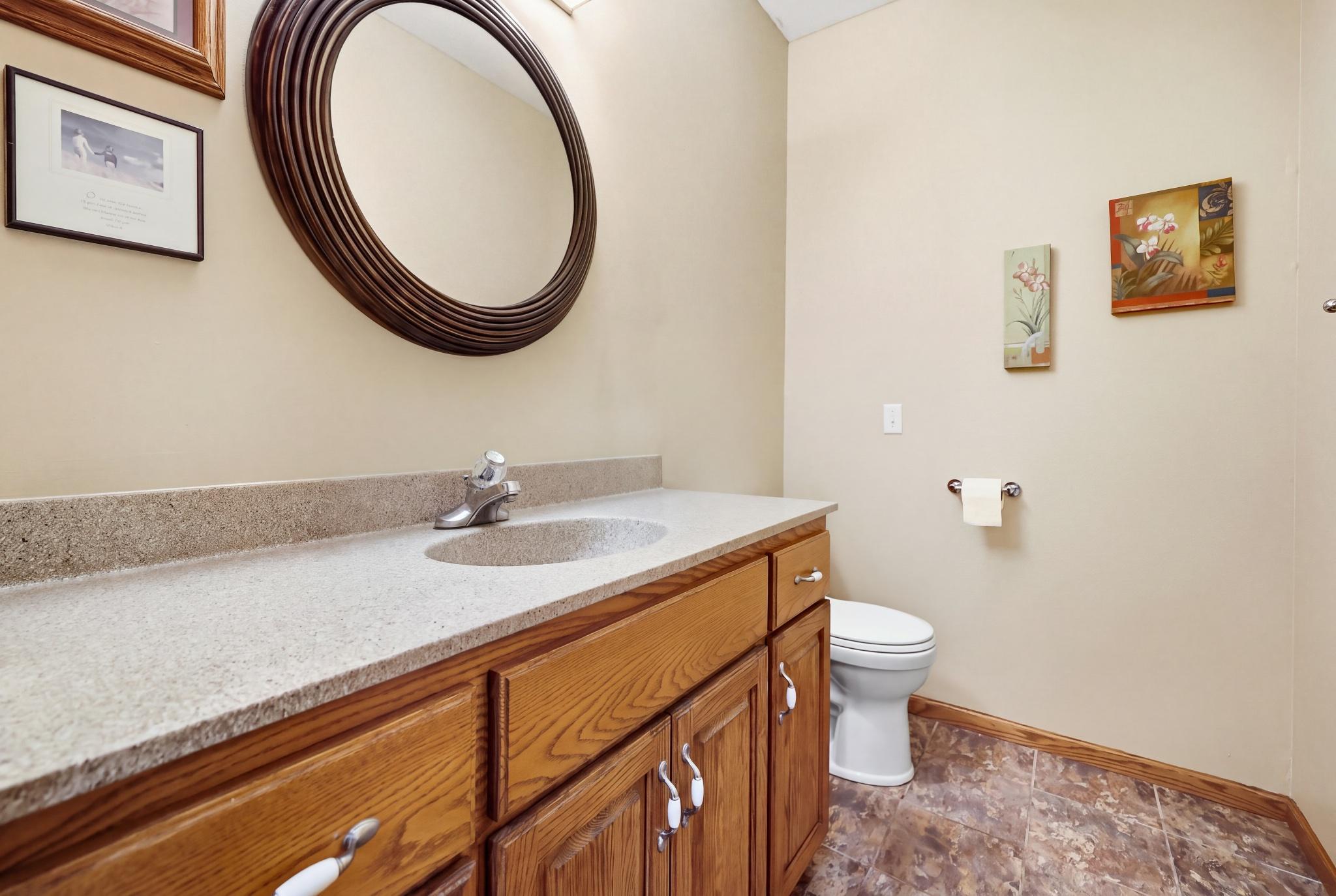 8925_280th_Street_West_Northfield_MN_USA_009.jpg