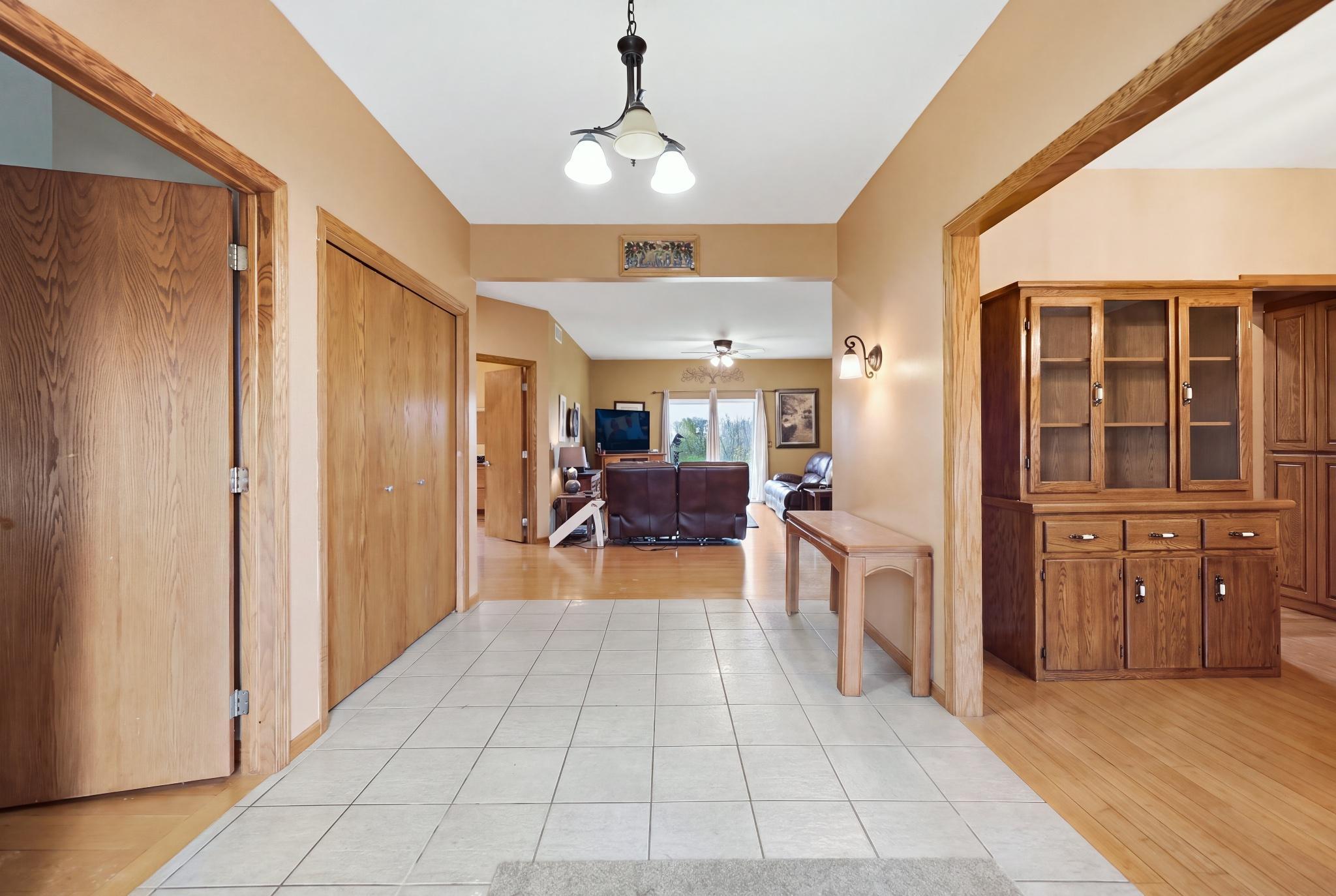 8925_280th_Street_West_Northfield_MN_USA_003.jpg