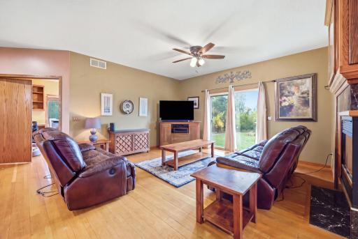 8925_280th_Street_West_Northfield_MN_USA_013.jpg