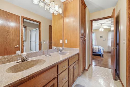 8925_280th_Street_West_Northfield_MN_USA_027.jpg