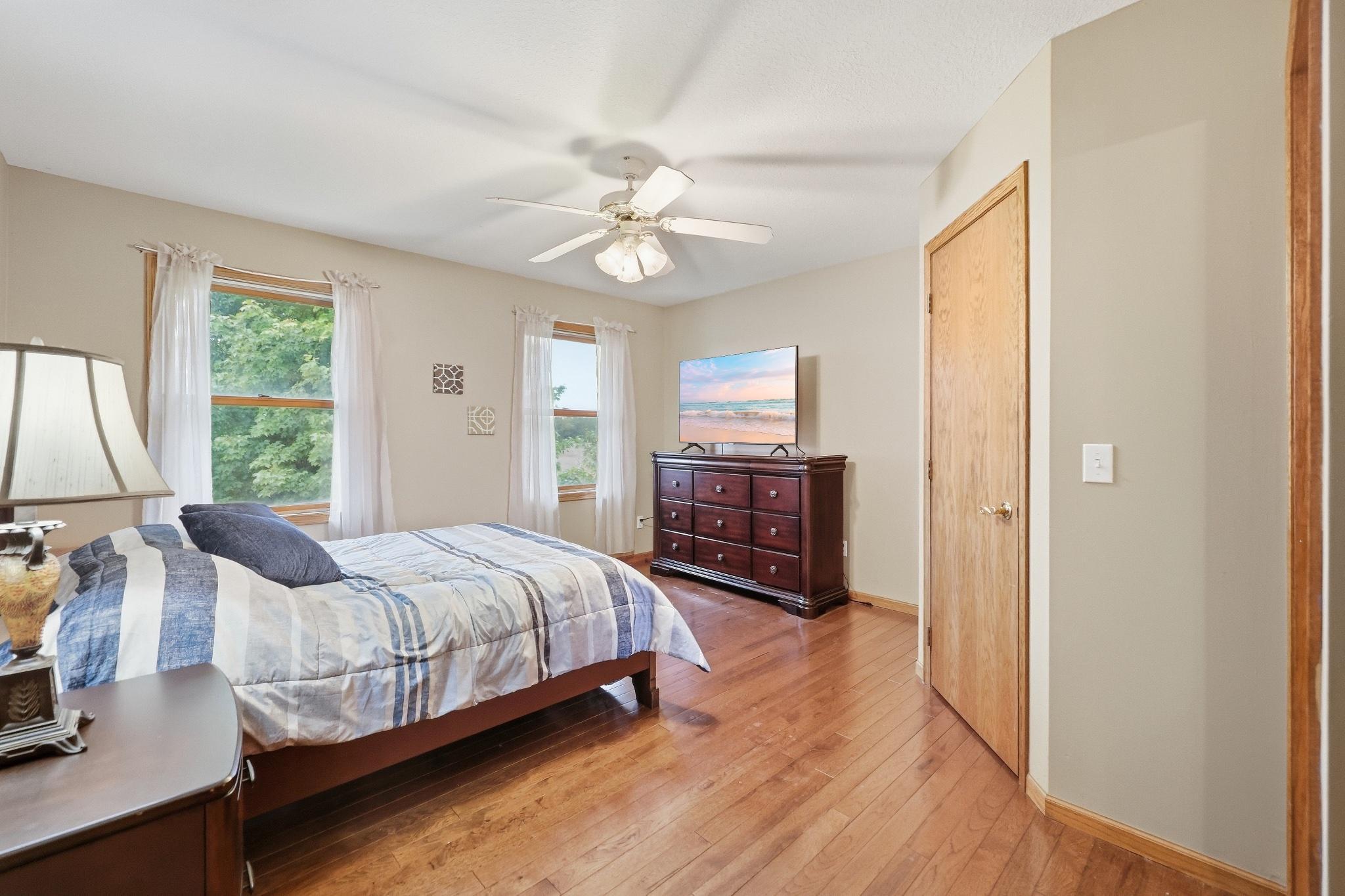 8925_280th_Street_West_Northfield_MN_USA_029.jpg