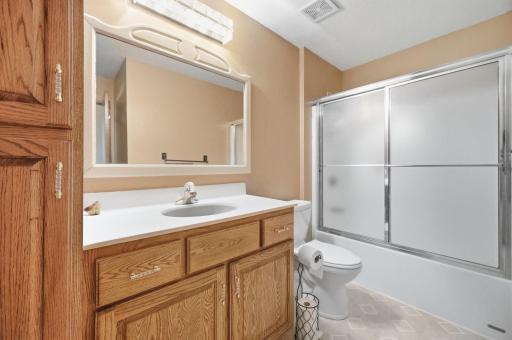 8925_280th_Street_West_Northfield_MN_USA_045.jpg
