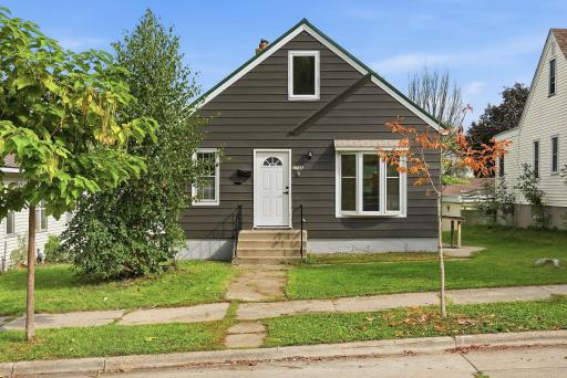 1-web-or-mls-3746_Russell_Avenue_North_Minneapolis_03171 (2).jpg