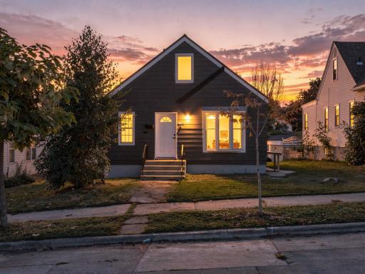 4-web-or-mls-3746_Russell_Avenue_North_Minneapolis_TW_001.jpg