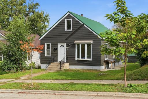 2-web-or-mls-3746_Russell_Avenue_North_Minneapolis_03176.jpg