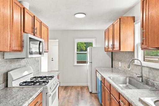 29-web-or-mls-3746_Russell_Avenue_North_Minneapolis_03001.jpg
