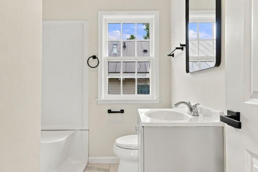 18-web-or-mls-3746_Russell_Avenue_North_Minneapolis_02946.jpg