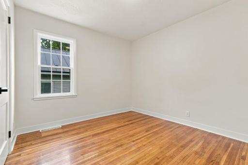 20-web-or-mls-3746_Russell_Avenue_North_Minneapolis_02961.jpg