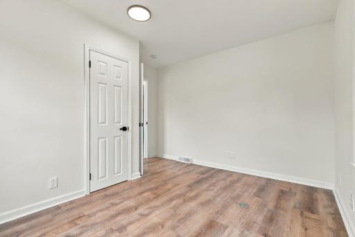 35-web-or-mls-3746_Russell_Avenue_North_Minneapolis_03016.jpg