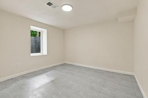 51-web-or-mls-3746_Russell_Avenue_North_Minneapolis_03061.jpg