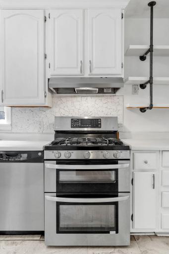 906 Sherwood Avenue, Saint Paul, MN 55106