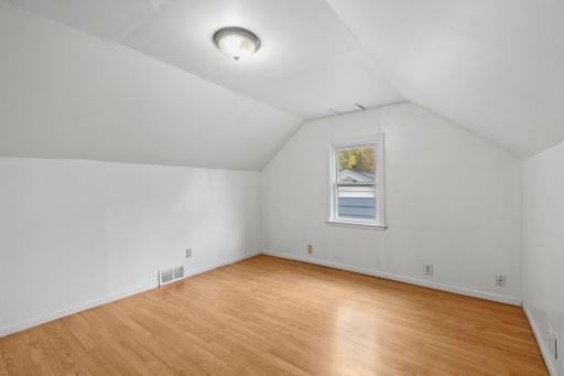 906 Sherwood Avenue, Saint Paul, MN 55106