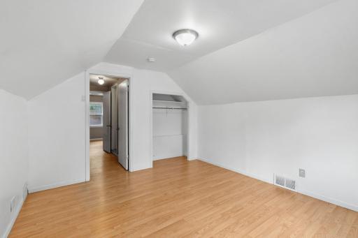 906 Sherwood Avenue, Saint Paul, MN 55106