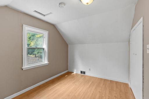 906 Sherwood Avenue, Saint Paul, MN 55106