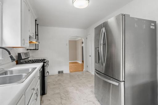 906 Sherwood Avenue, Saint Paul, MN 55106
