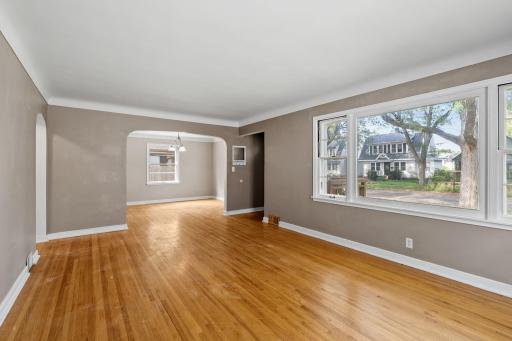 906 Sherwood Avenue, Saint Paul, MN 55106
