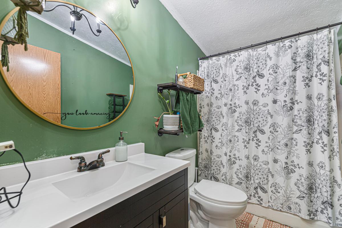 30 Bathroom.jpg