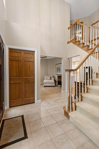 3402 Fairfax Lane, Woodbury, MN 55129