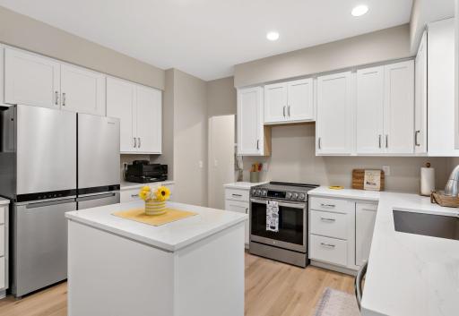 3402 Fairfax Lane, Woodbury, MN 55129
