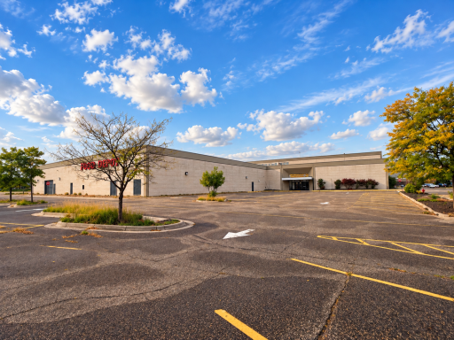 3001 White Bear Avenue N, Maplewood, MN 55109