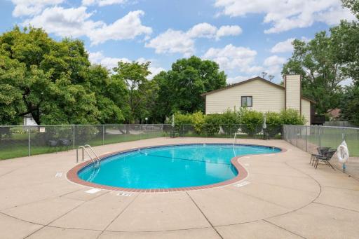 2800 Hillsboro Avenue N, 307, New Hope, MN 55427