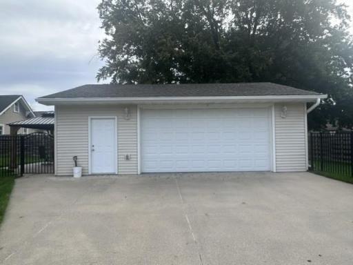 911 3rd Avenue NW, Austin, MN 55912