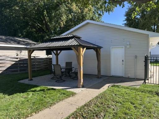 911 3rd Avenue NW, Austin, MN 55912