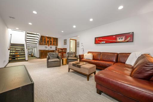 111 11th Avenue N, Hopkins, MN 55343