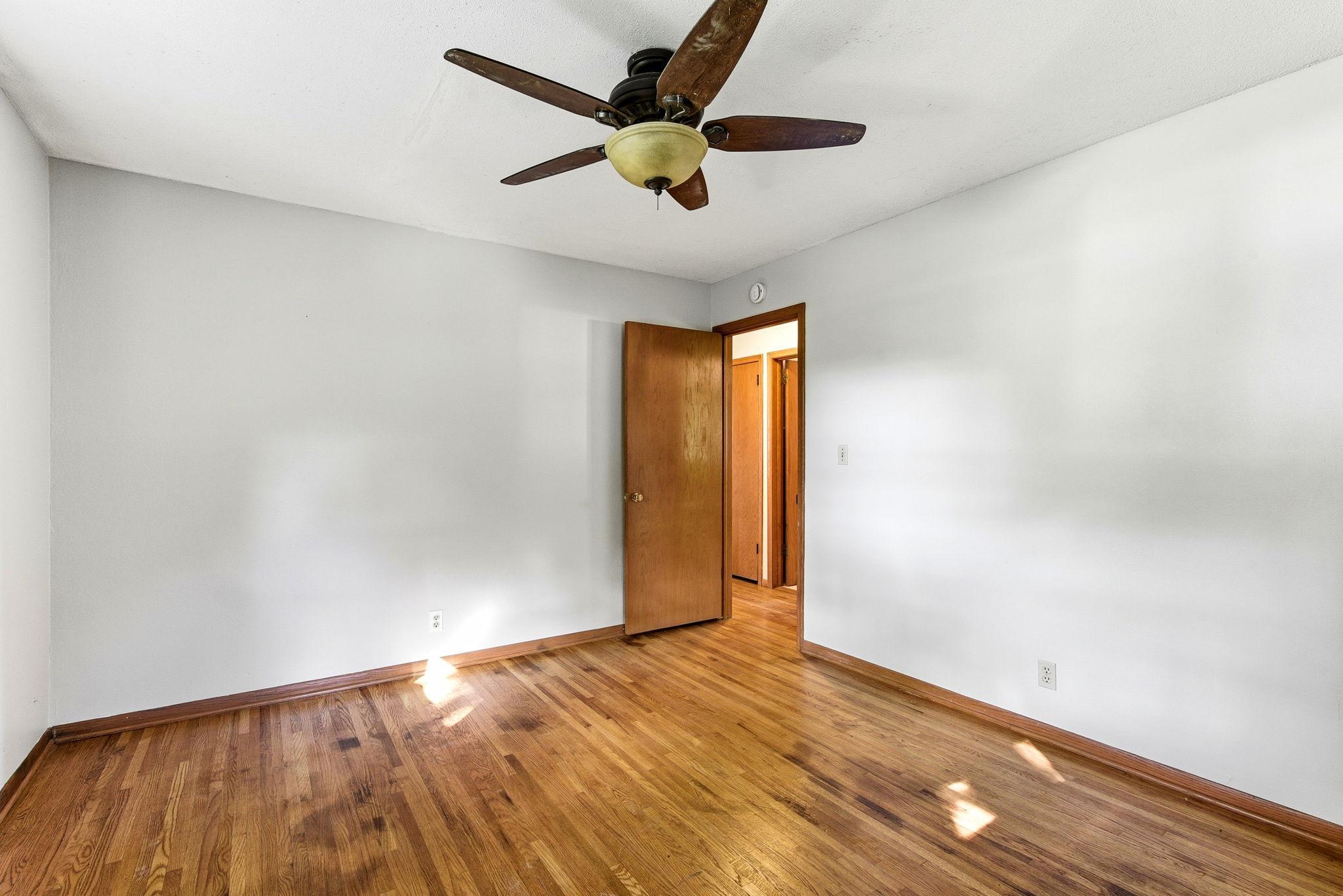 16-web-or-mls-8931-61st-Ave-N-16.jpg
