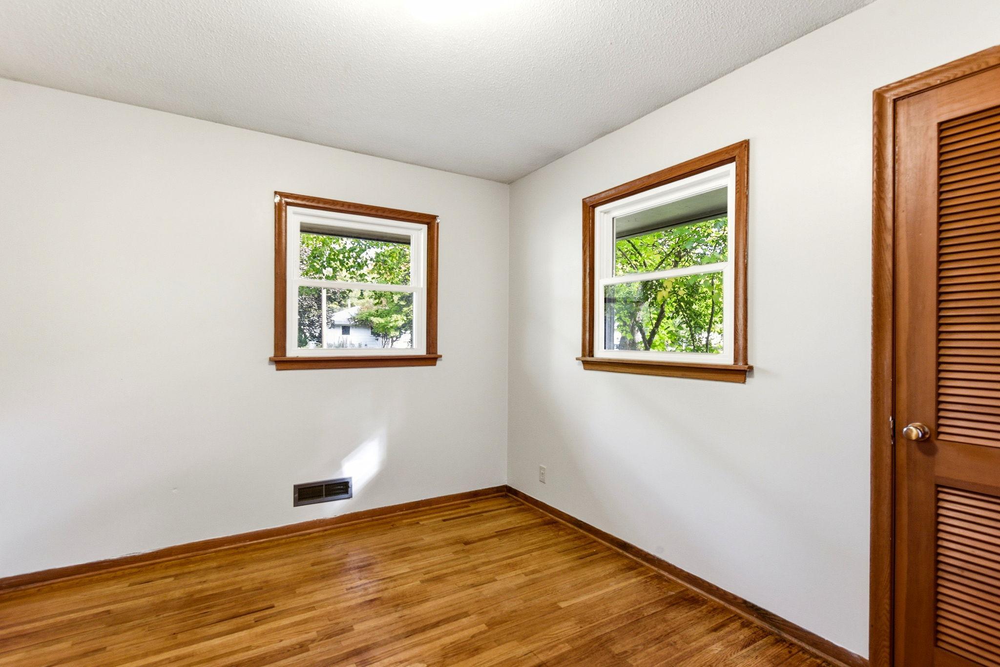 13-web-or-mls-8931-61st-Ave-N-13.jpg