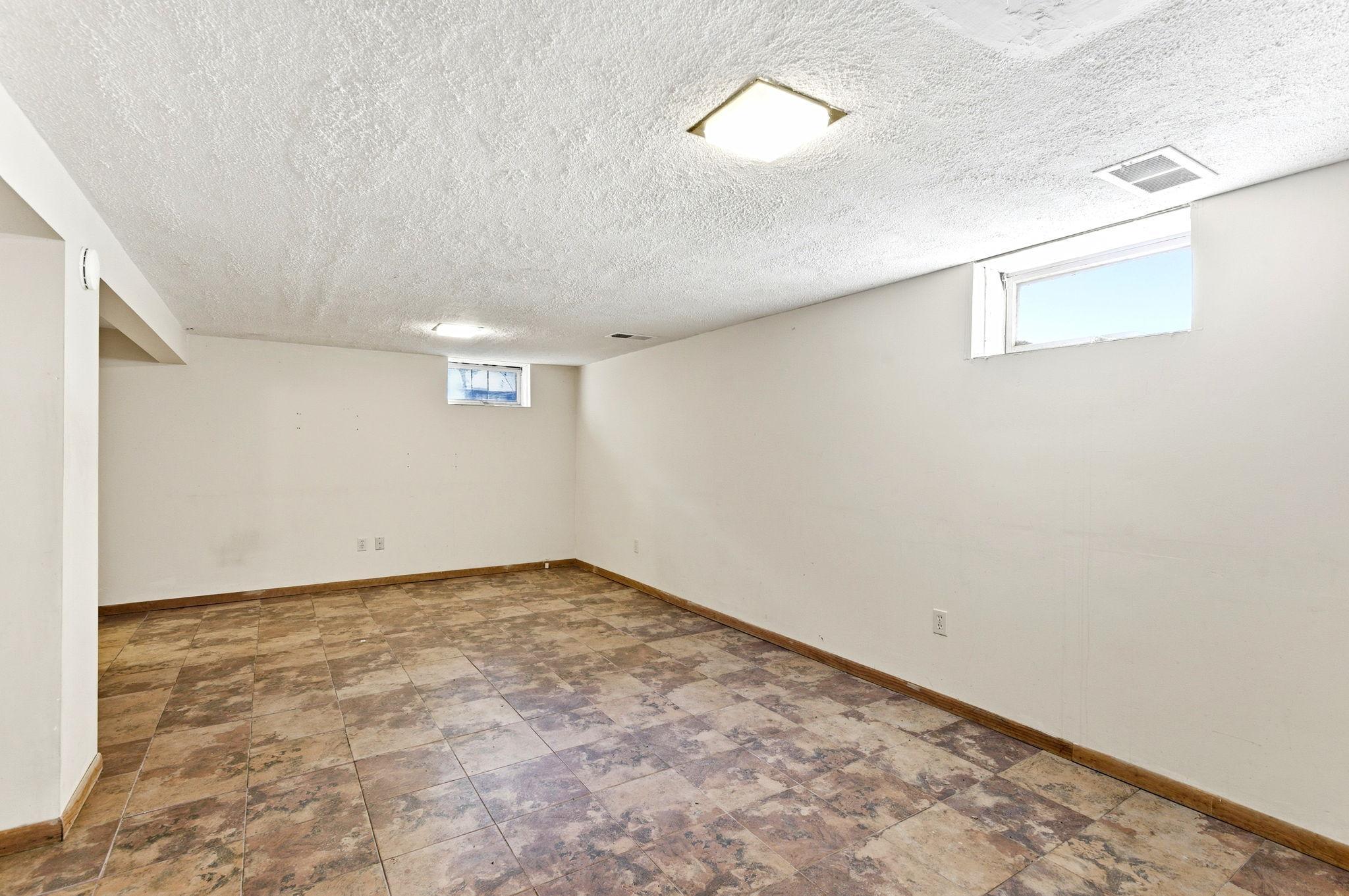 22-web-or-mls-8931-61st-Ave-N-22.jpg