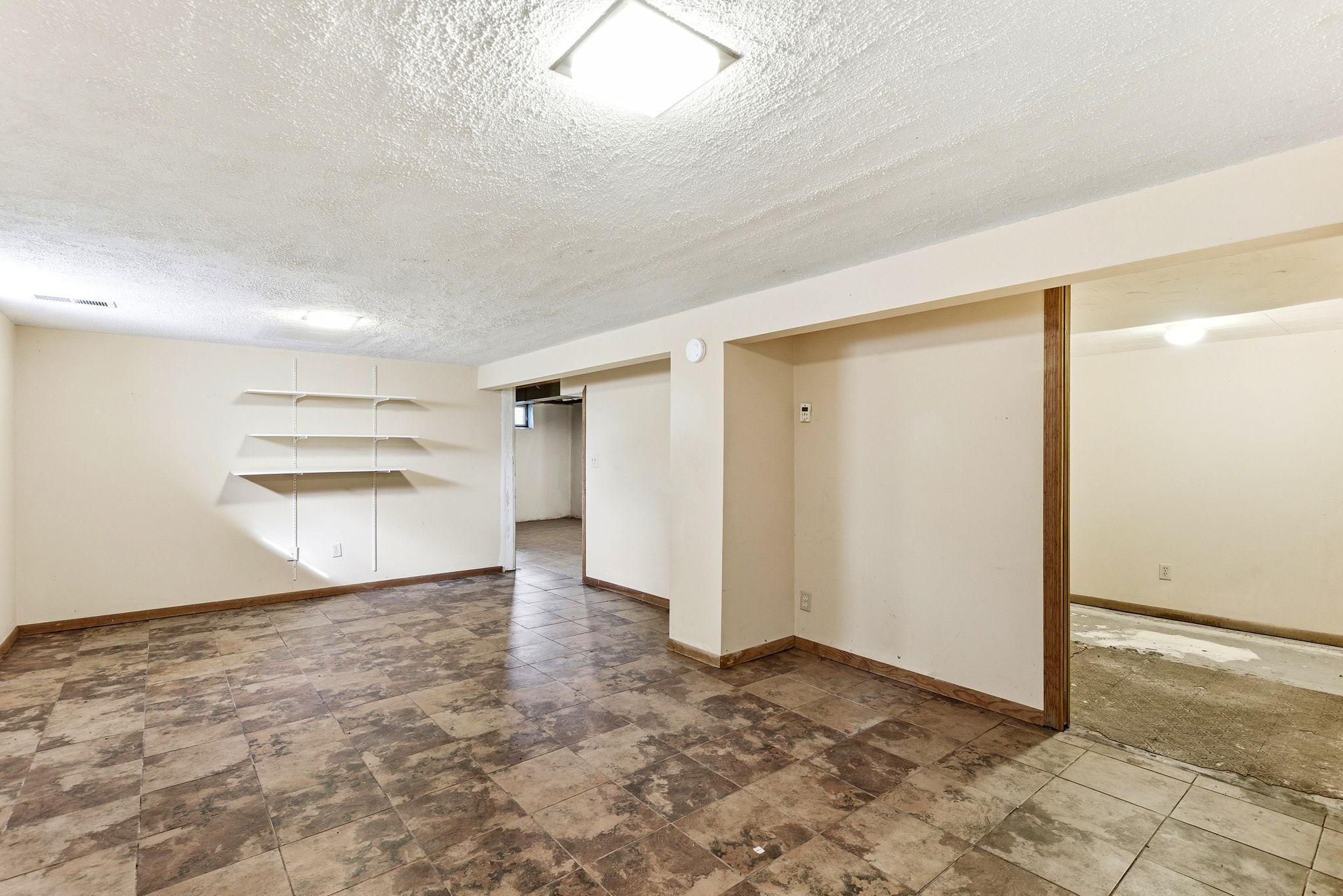 23-web-or-mls-8931-61st-Ave-N-23.jpg